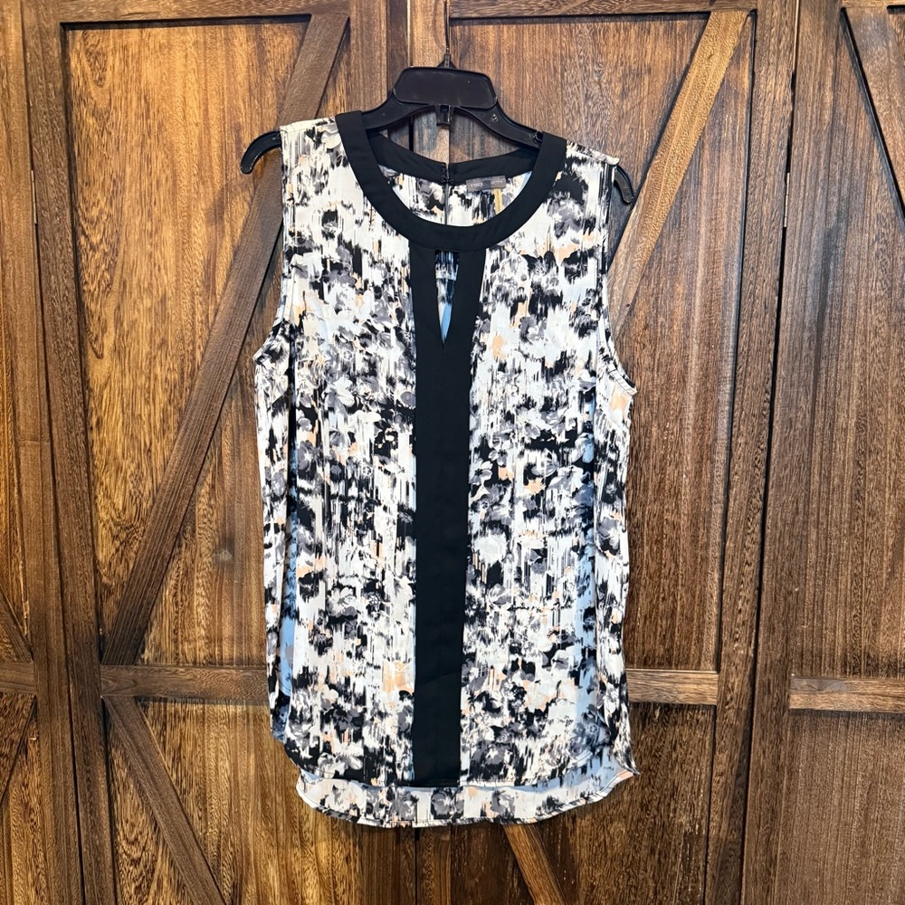 Vince Camuto Black & White Abstract Sleeveless Blouse - Size L